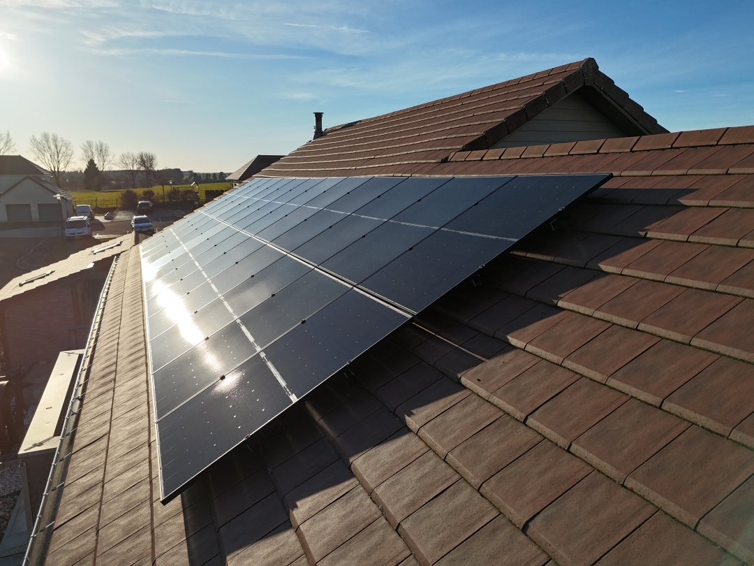 panneaux photovoltaïques bi-verre pontarlier sur maison individuelle